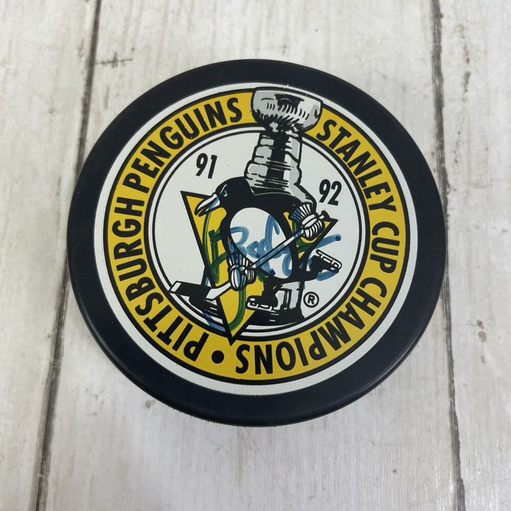 PITTSBURGH PENGUINS 1991/ 1992 STANLEY CUP HOCKEY PUCK - Signed Rick Tocchet